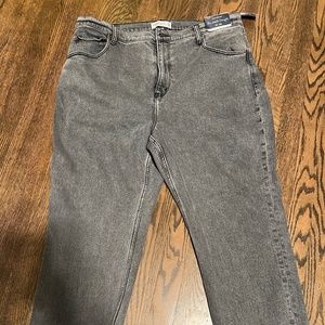 A&F Curve Love Ultra High Rise Ankle Straight Jean in Grey (NWT)